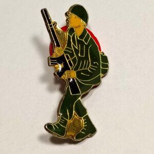 Vintage 1980's US Soldier Lapel/Hat Pin